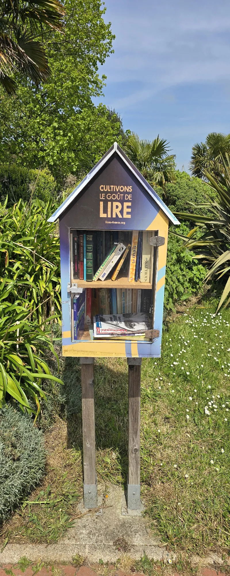 Délivrez - Boite à livres (Carentan-les-Marais, France)