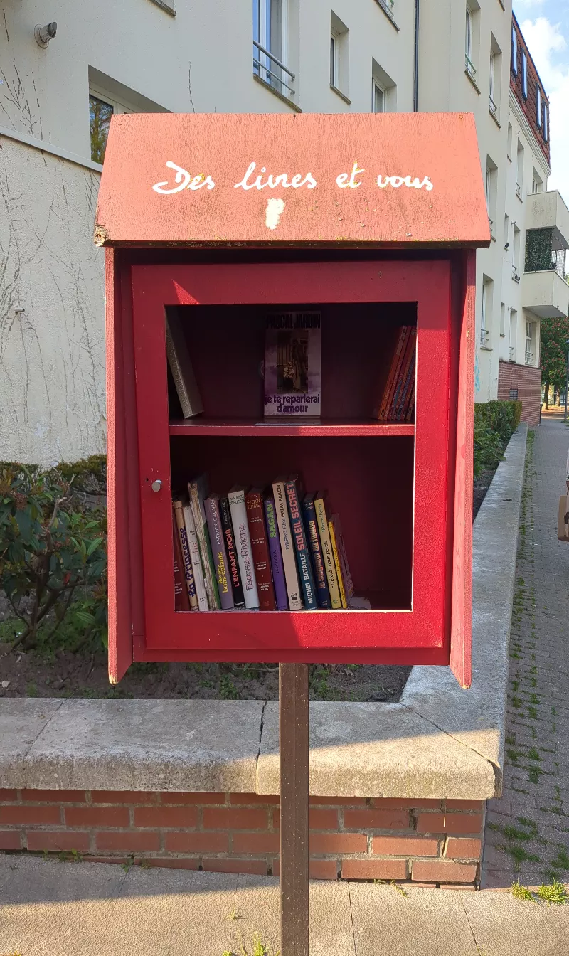 Délivrez - Boite à livres (Douai, France)