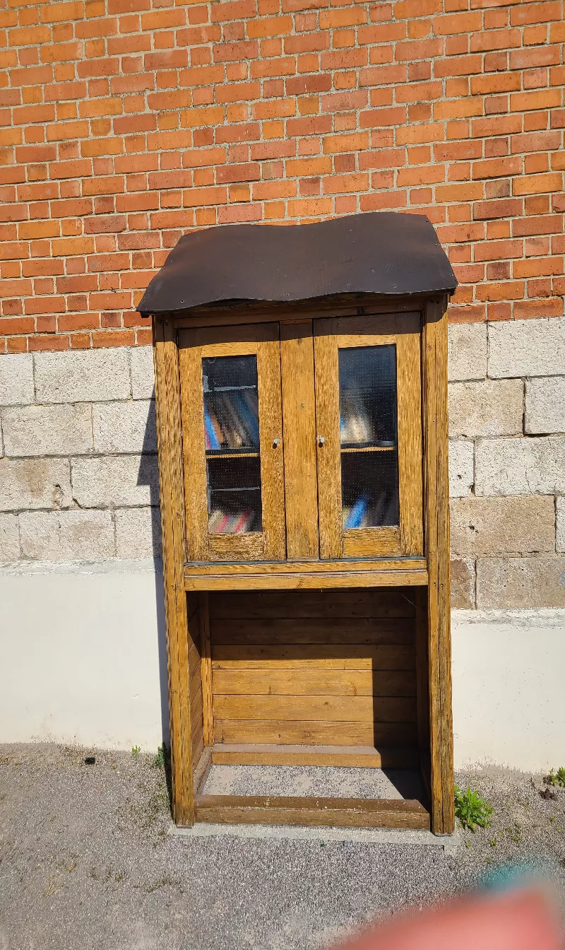 Délivrez - Boite à livres (Plouvain, France)