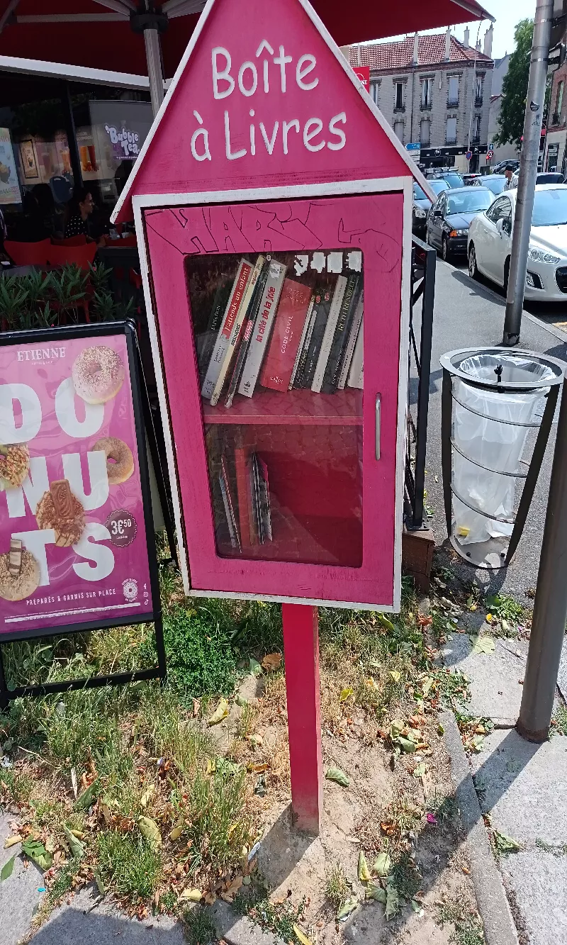 Délivrez - Boite à livres (Rosny-sous-Bois, France)