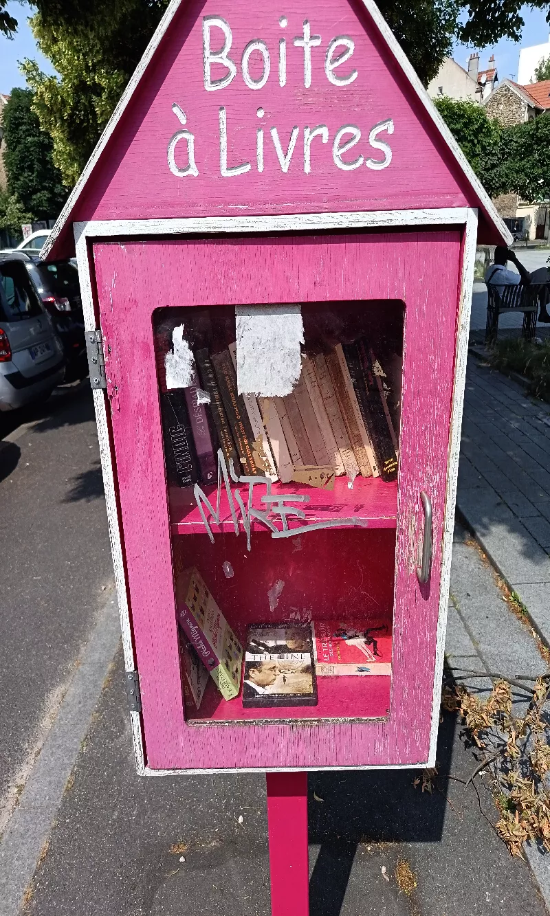 Délivrez - Boite à livres (Rosny-sous-Bois, France)