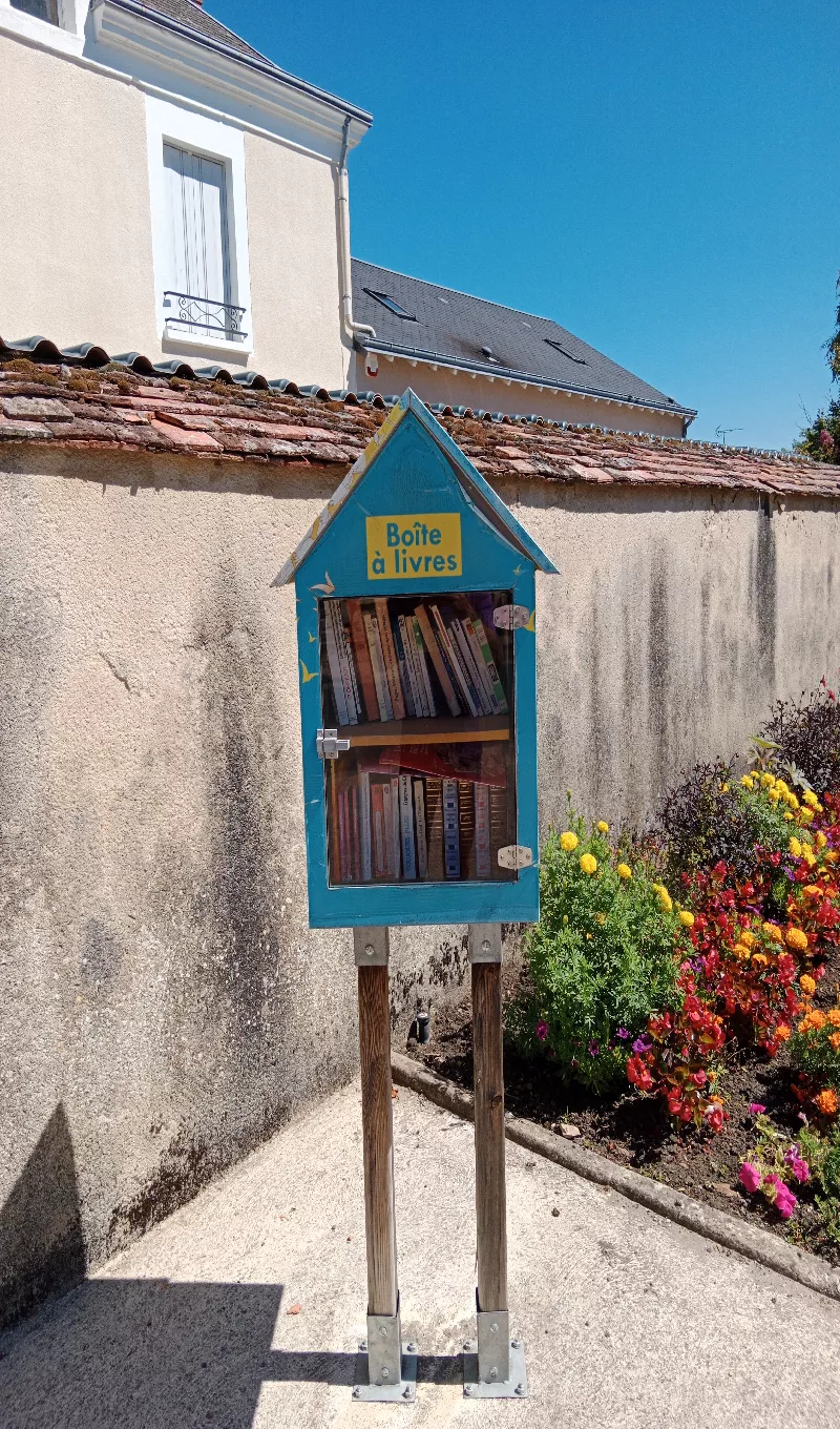 Délivrez - Boite à livres (Saint-Genou, France)