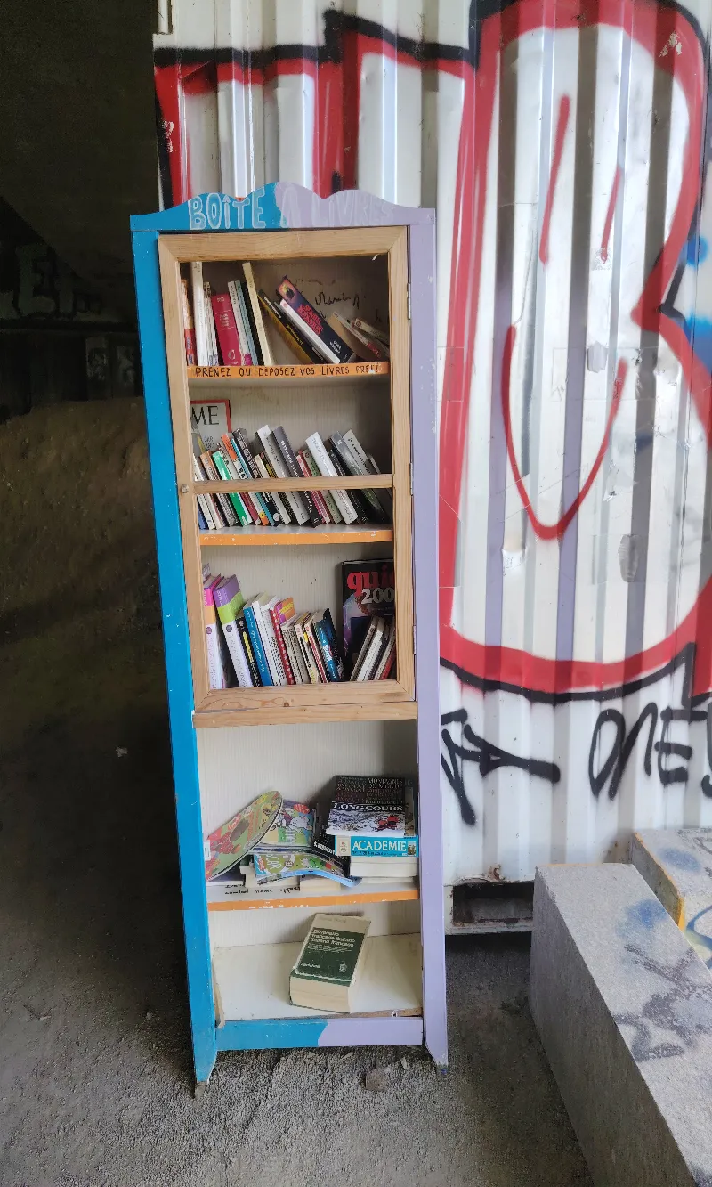 Délivrez - Boite à livres (Nantes, France)