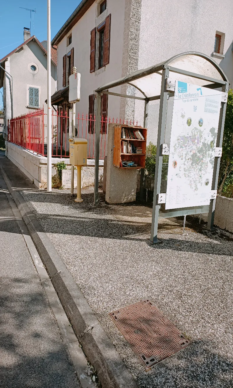 Délivrez - Boite à livres (Veuxhaulles-sur-Aube, France)