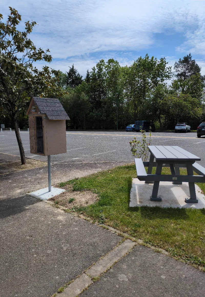 Délivrez - Boite à livres (Saint-Lumine-de-Clisson, France)