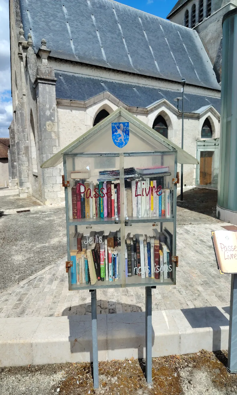 Délivrez - Boite à livres (Sully-sur-Loire, France)