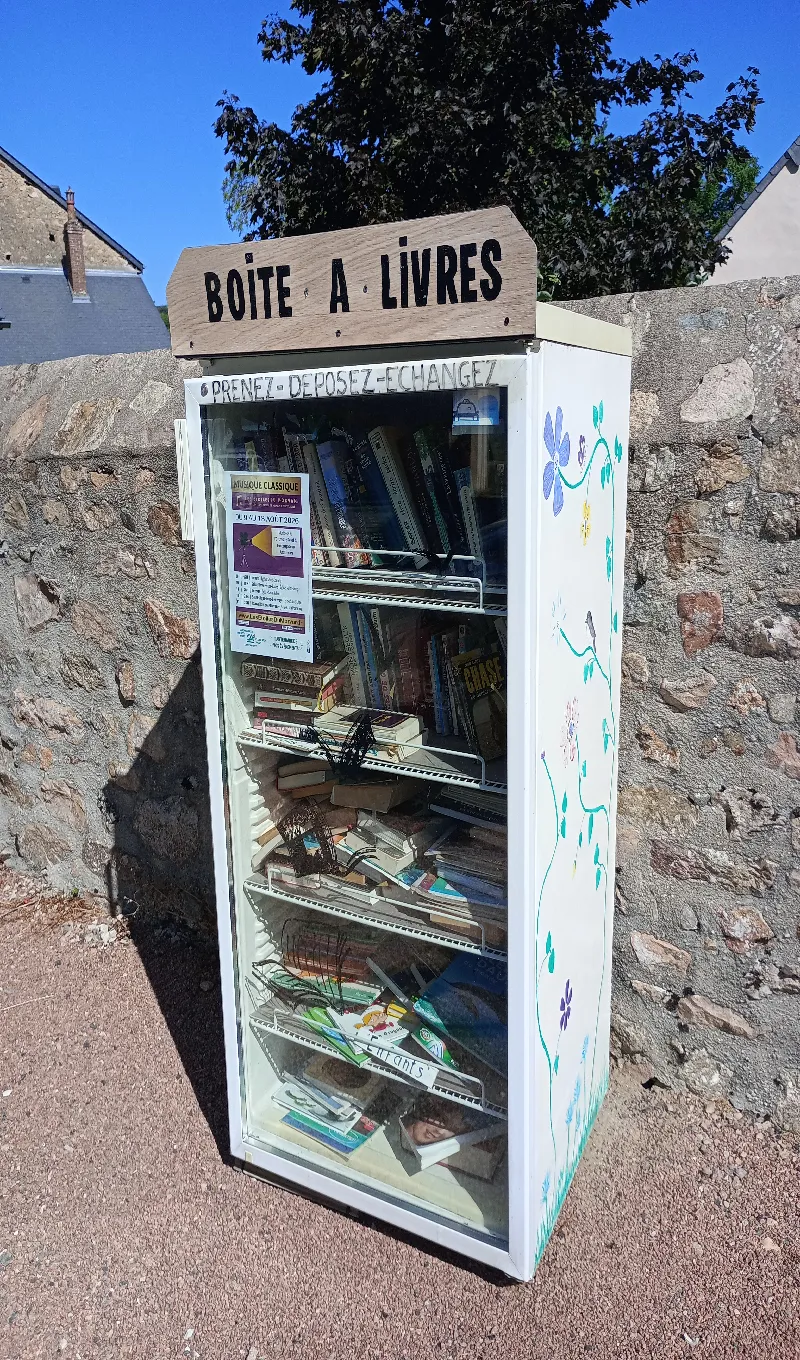 Délivrez - Boite à livres (Roussillon-en-Morvan, France)