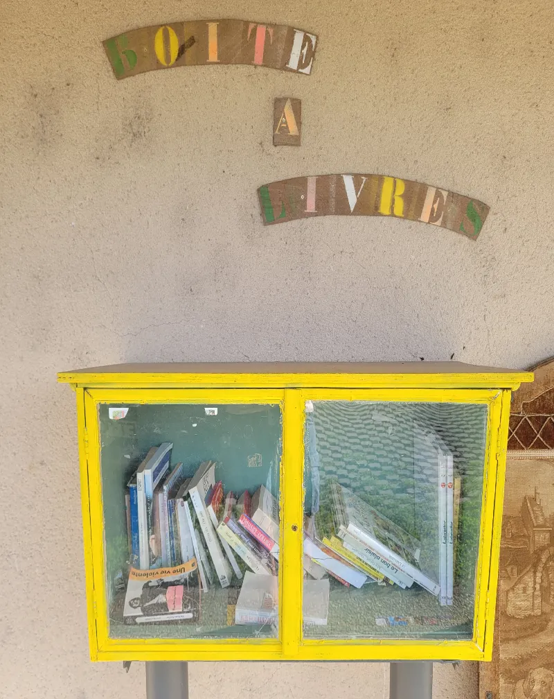 Délivrez - Boite à livres (Saint-Cybranet, France)