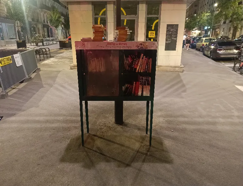 Délivrez - Boite à livres (Paris, France)