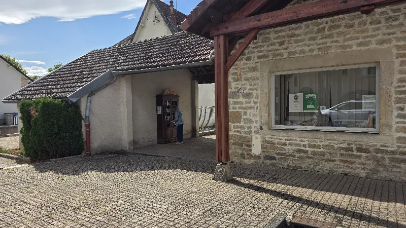 Delivrez - Free Library (Voiteur, France)