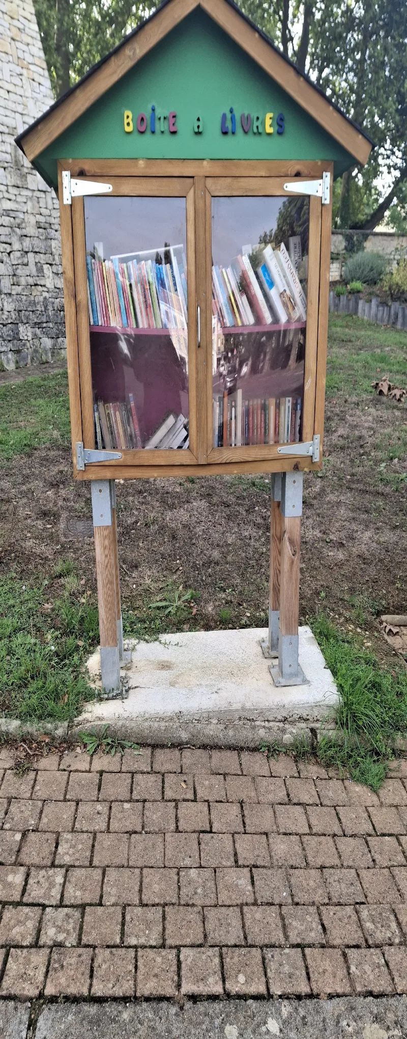 Delivrez - Free Library (Vivonne, France)