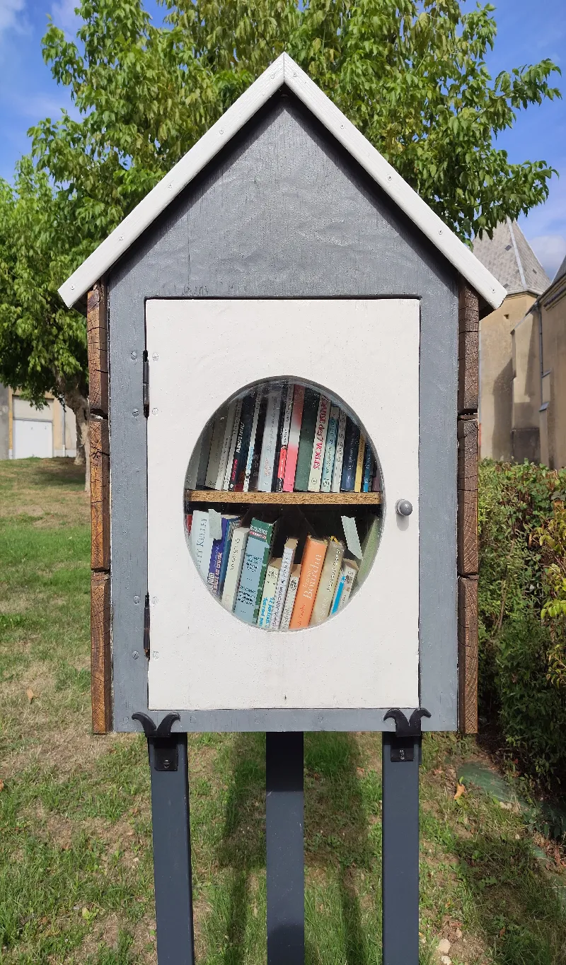 Delivrez - Free Library (Francheval, France)