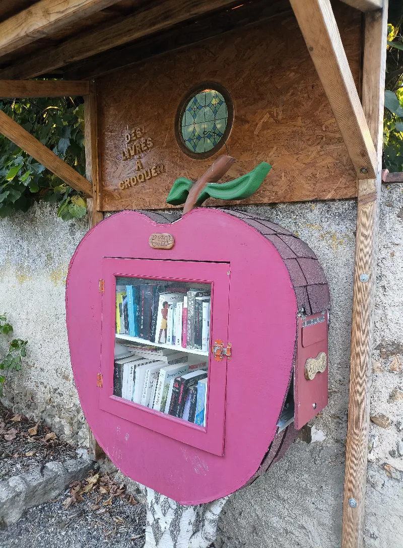 Délivrez - Boite à livres (Passy, France)