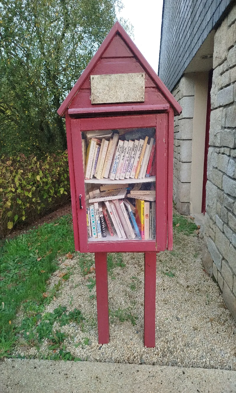 Delivrez - Free Library (La Malhoure, France)