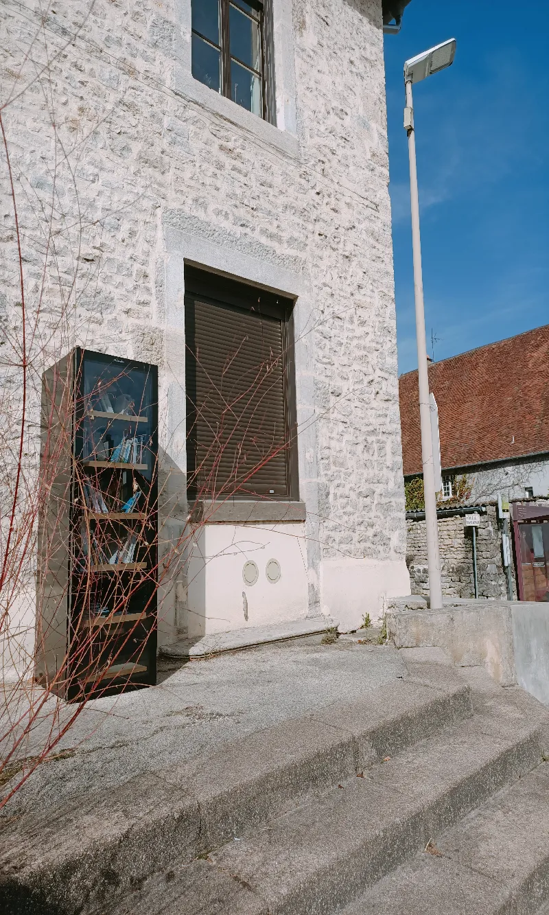 Delivrez - Free Library (Dampierre, France)