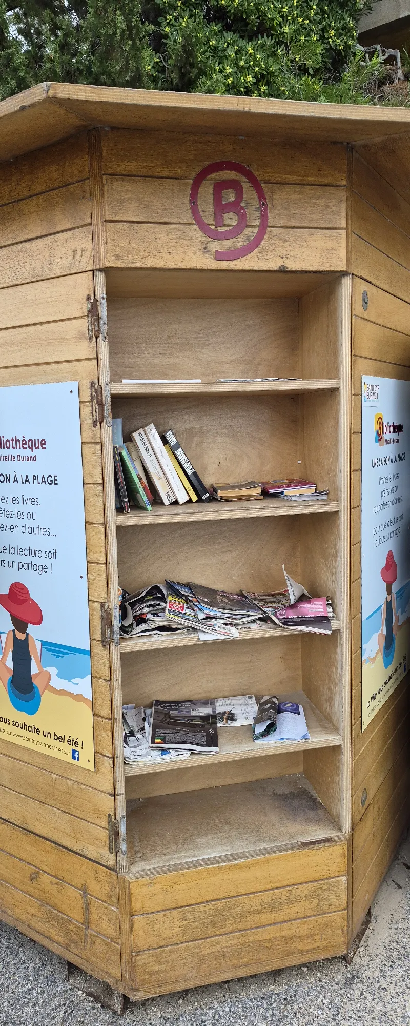 Delivrez - Free Library (Saint-Cyr-sur-Mer, France)